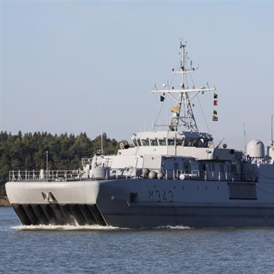 HNoMS Hinnøy (M343)